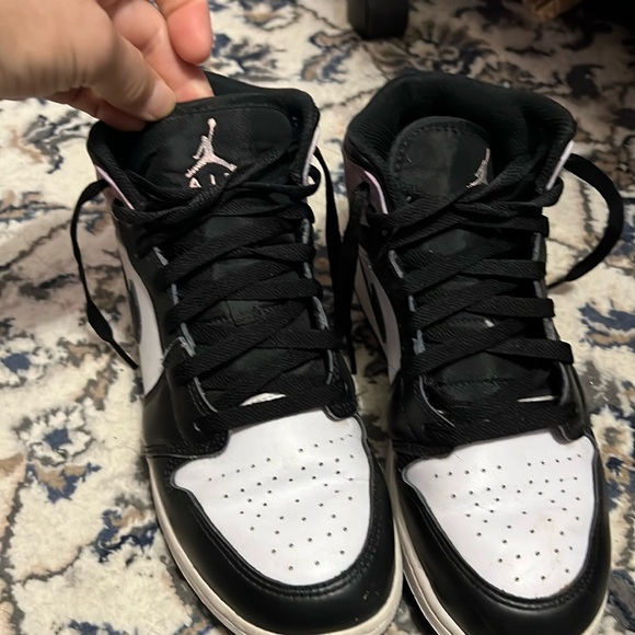 Air Jordan - Picture 3 of 8